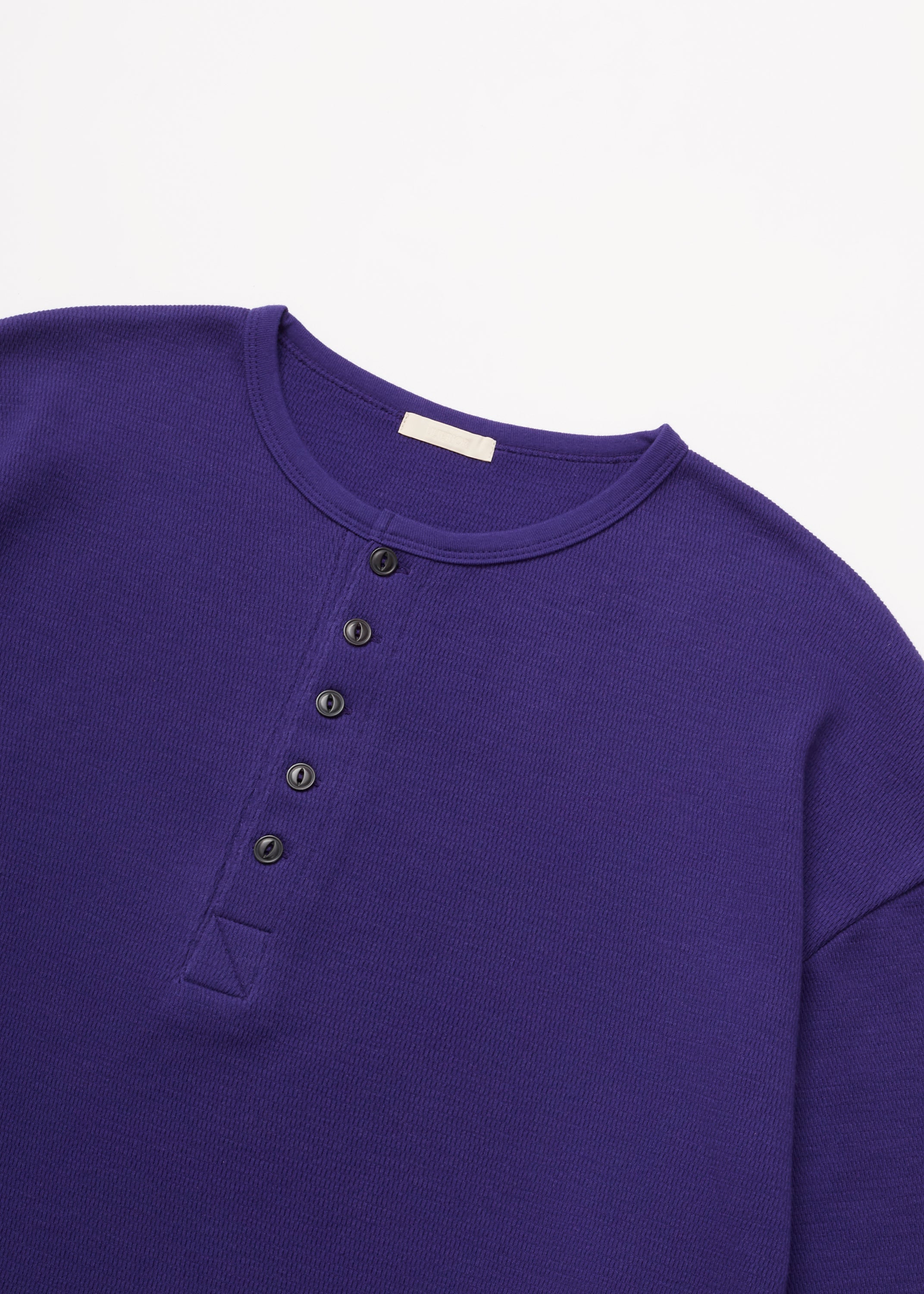 C/CASH HONEYCOMB HENLEY-NECK TOP