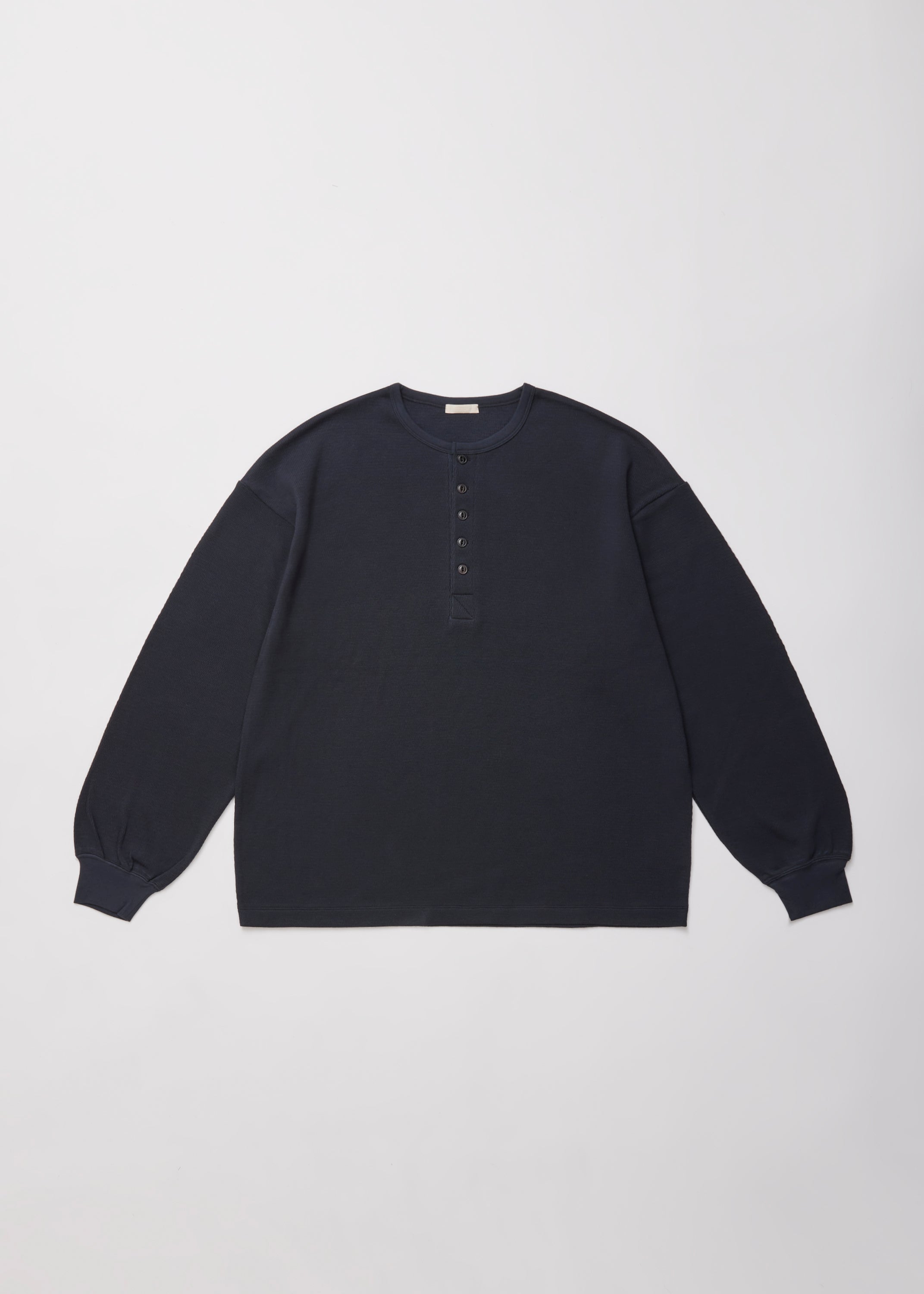 C/CASH HONEYCOMB HENLEY-NECK TOP