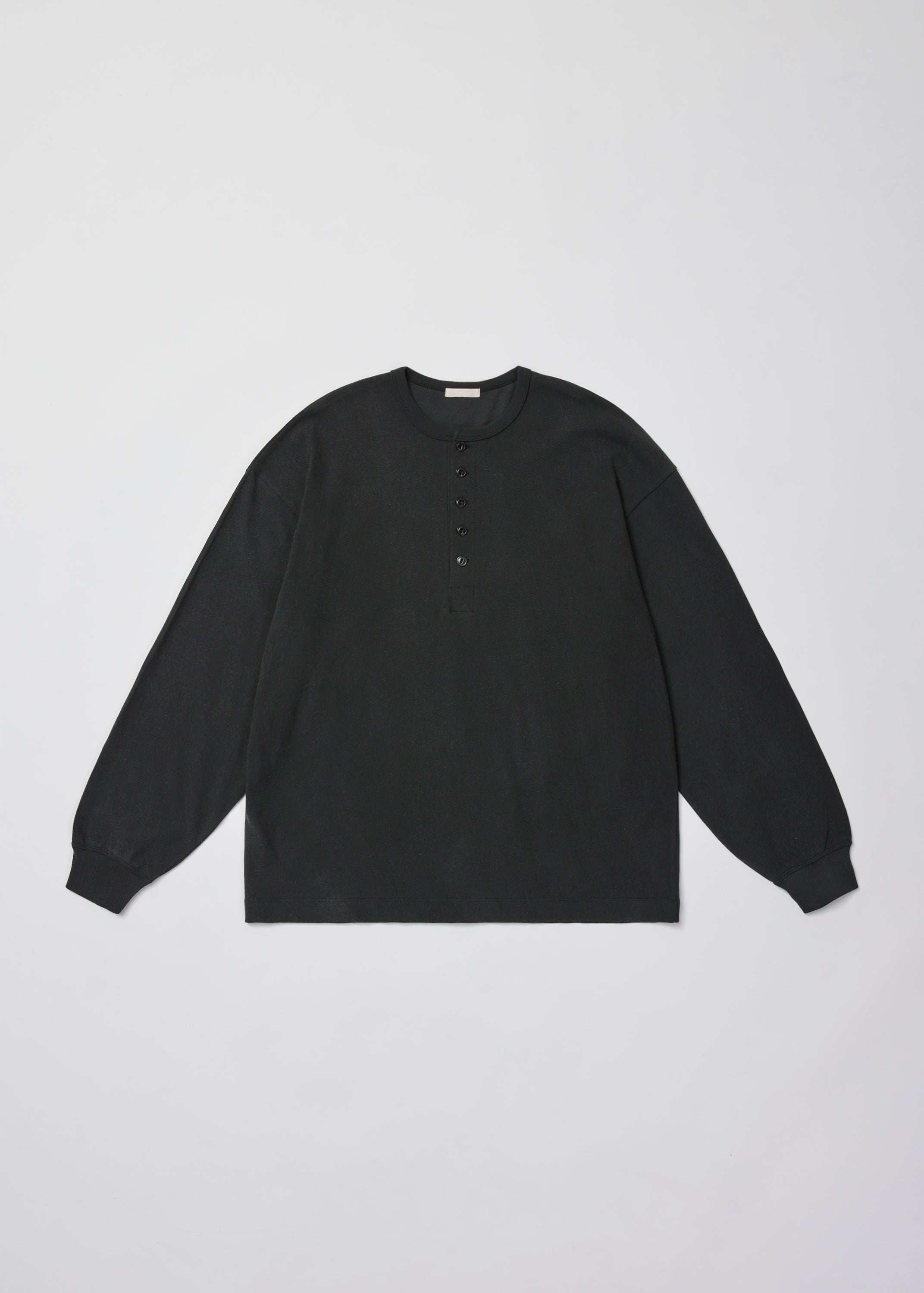 FADED TWIST TENJIKU HENLEY-NECK TOP | ULTERIOR online store